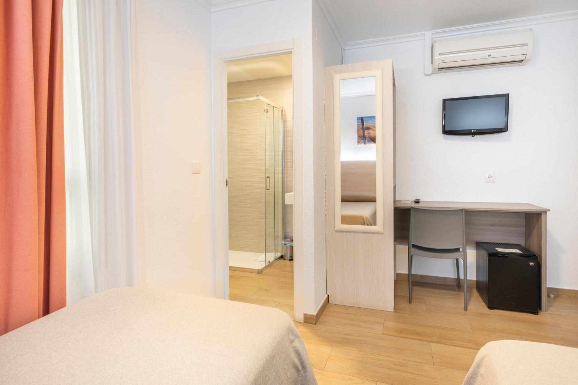 Hostal Pensimar El Altet Esterno foto