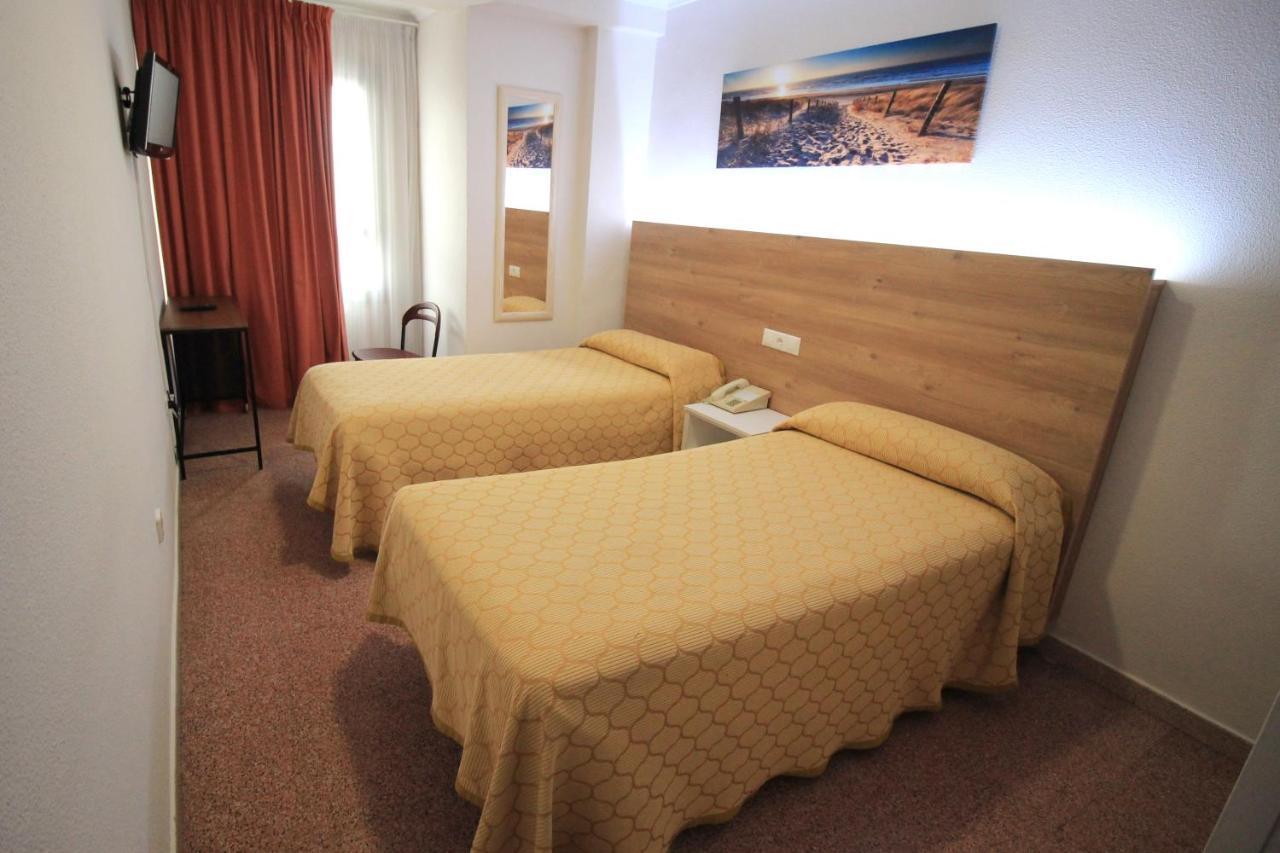 Hostal Pensimar El Altet Esterno foto