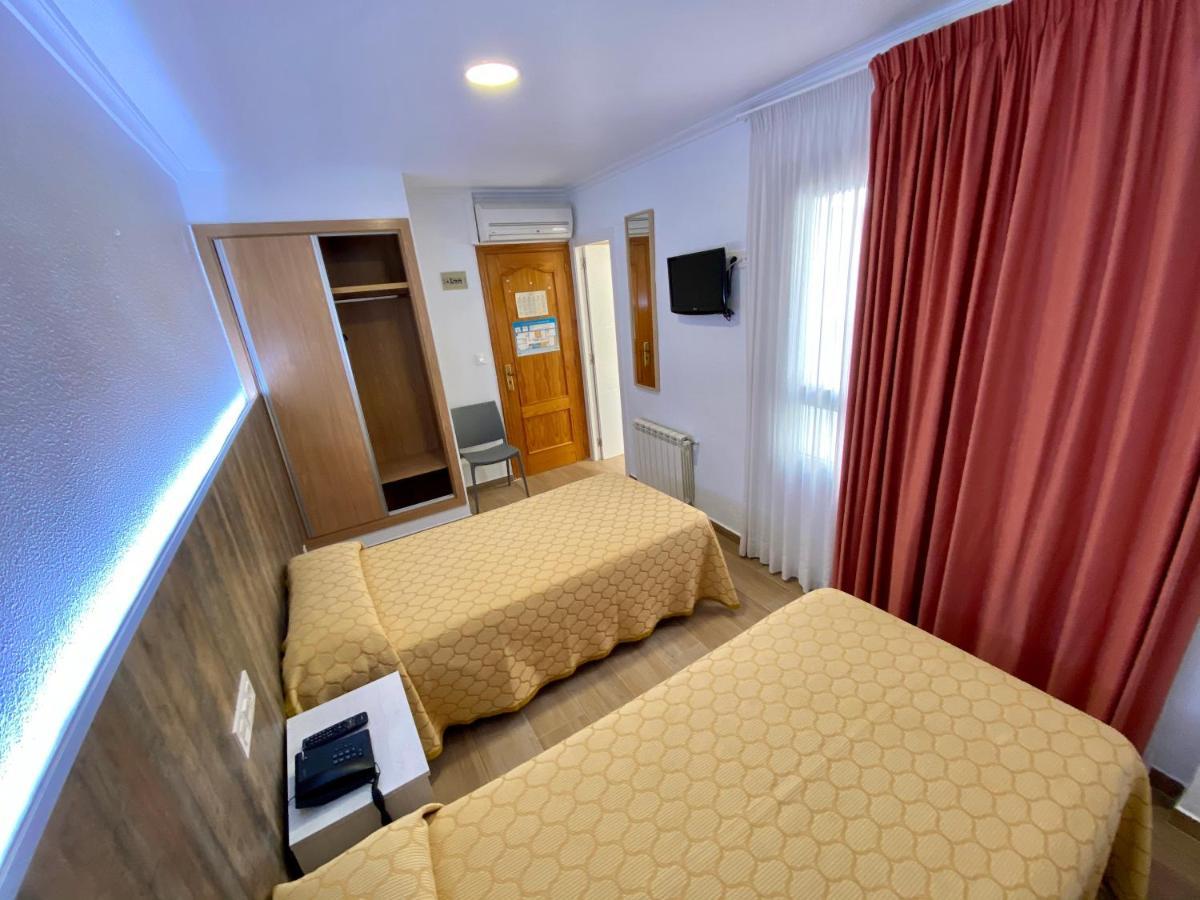 Hostal Pensimar El Altet Esterno foto