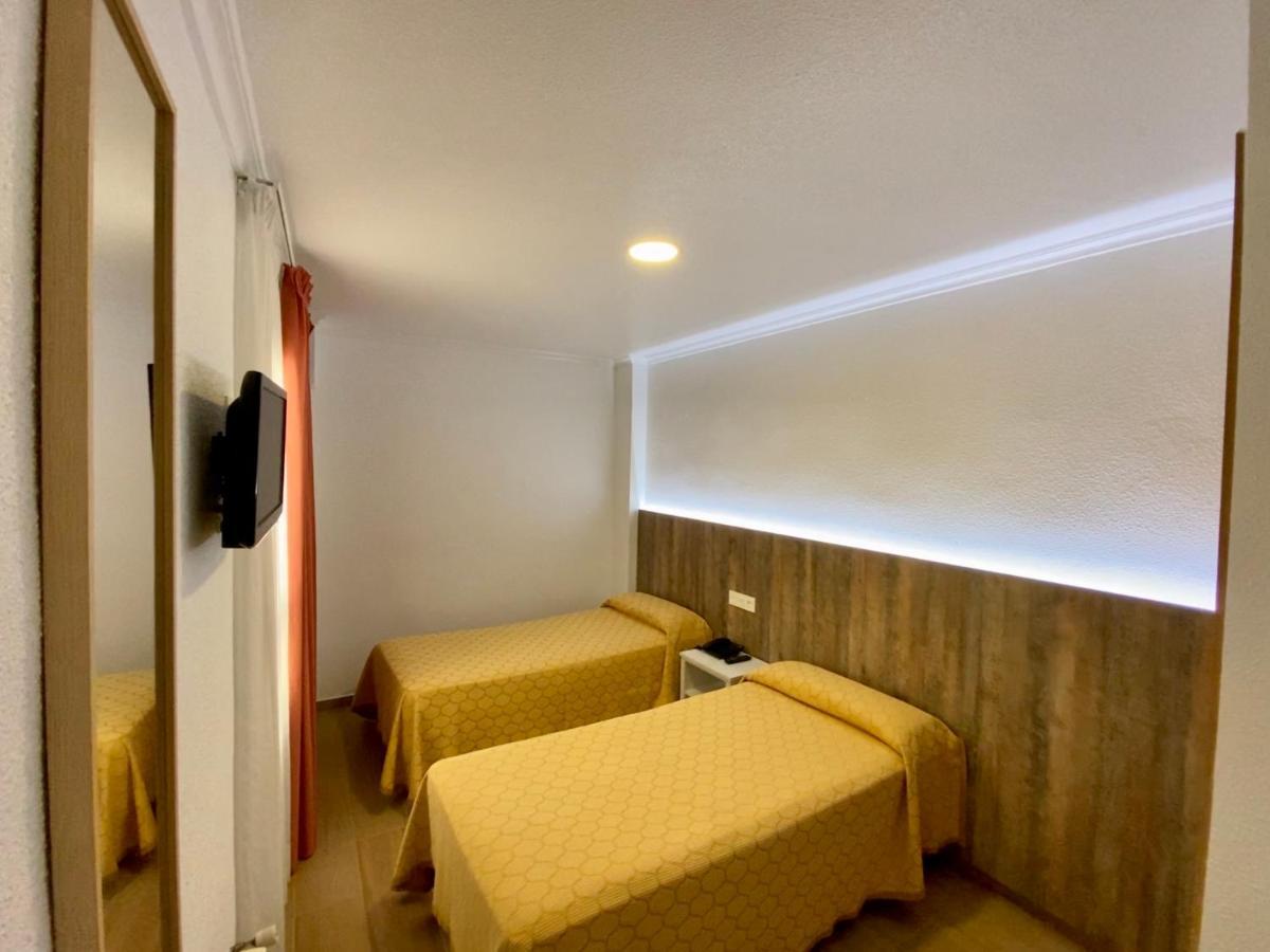 Hostal Pensimar El Altet Esterno foto