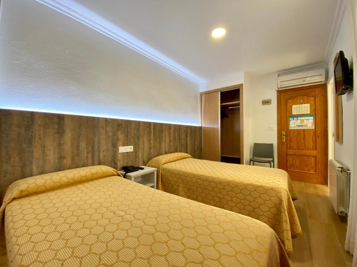 Hostal Pensimar El Altet Esterno foto